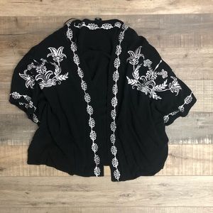 IJOAH medium black floral kimono